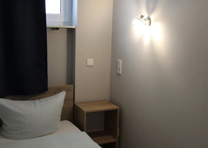 Garni Postkutsche * Nürnberg